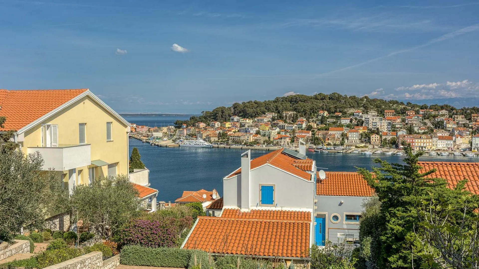 Rr Losinj Harbour View Apartment And Studio - Happy Rentals Mali Losinj